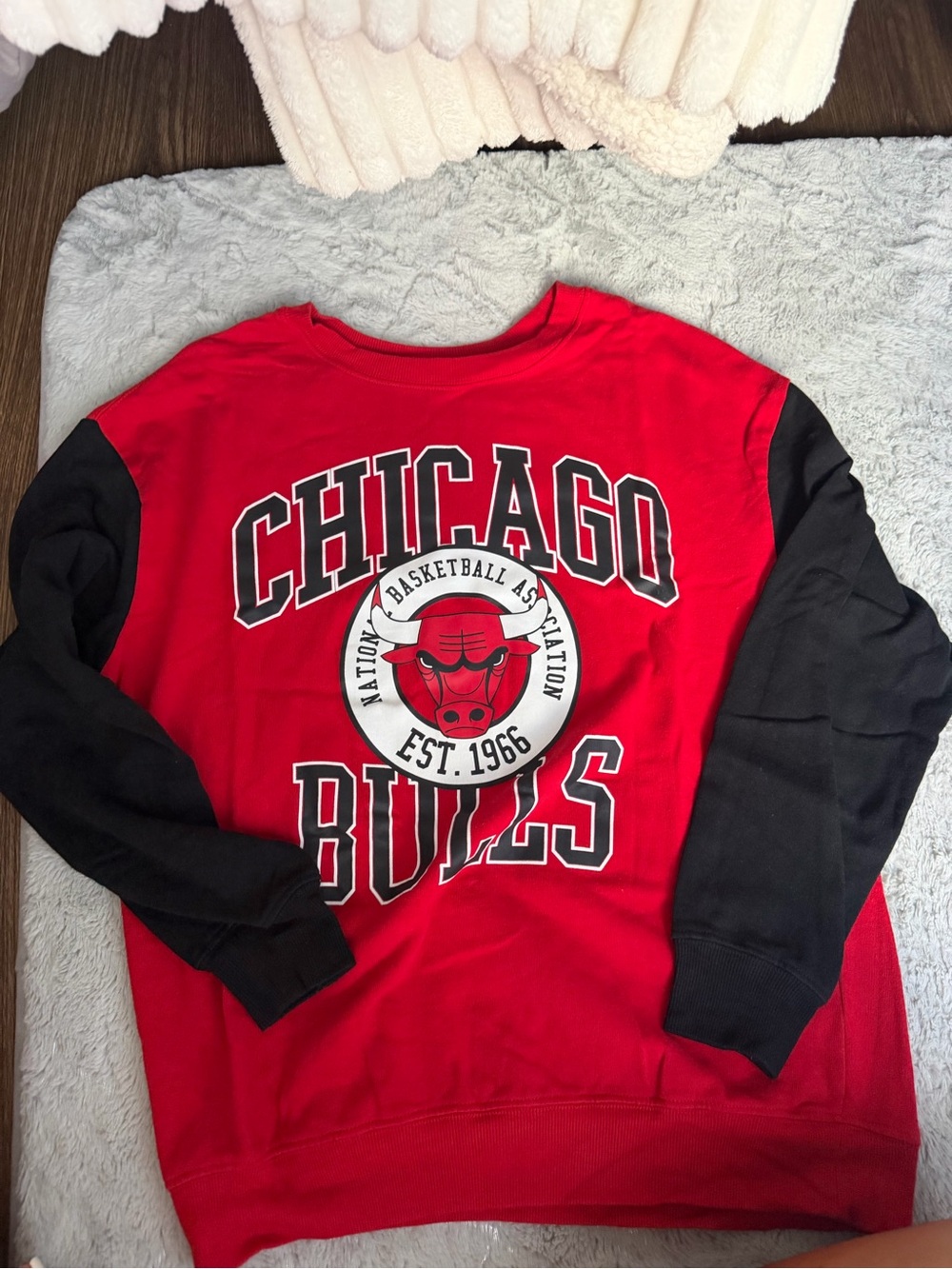 NBA Chicago Bulls Red and Black Crewneck Sweatshirt - Men